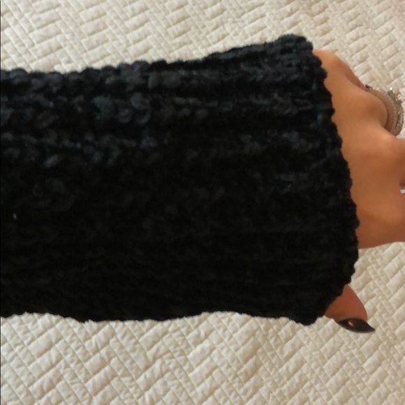 CHENILLE OH SO SOFT  V BACK SWEATER - Picture 4 of 7